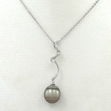 Load image into Gallery viewer, 92T0090 SILVER TWIST-BAIL GENUINE BLACK BAROQUE TAHITIAN PEARL PENDANT