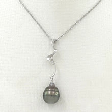 Load image into Gallery viewer, 92T0093A BAROQUE NATURAL BLACK TAHITIAN PEARL PENDANT SILVER TWIST BAIL