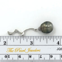 Load image into Gallery viewer, 92T0093A BAROQUE NATURAL BLACK TAHITIAN PEARL PENDANT SILVER TWIST BAIL