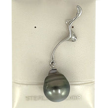 Load image into Gallery viewer, 92T0093A BAROQUE NATURAL BLACK TAHITIAN PEARL PENDANT SILVER TWIST BAIL