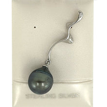 Load image into Gallery viewer, 92T0093B NATURAL BLACK TAHITIAN BAROQUE PEARL PENDANT SILVER TWIST BAIL