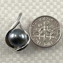 Load image into Gallery viewer, Embrace Black Tahitian Pearl Pendant