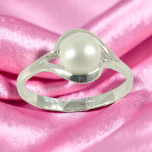 Load image into Gallery viewer, Solid Sterling Silver .925 White Cultured Pearl Solitaire Ring