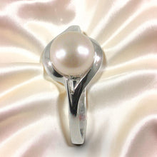 Load image into Gallery viewer, Solid Sterling Silver .925 Pink Peach Cultured Pearl Solitaire Ring