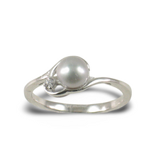 Load image into Gallery viewer, Solid Sterling Silver .925 Silver-Tone Cultured Pearl &amp; Cubic Zirconia Accent Ring