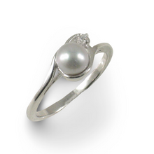 Load image into Gallery viewer, Solid Sterling Silver .925 Silver-Tone Cultured Pearl &amp; Cubic Zirconia Accent Ring