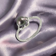 Load image into Gallery viewer, Solid Sterling Silver .925 Flower-Design Black-Blue Freshwater Pearl Solitaire Ring