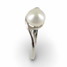 Load image into Gallery viewer, Solid Sterling Silver .925 Divot-Design Freshwater Pearl Solitaire Ring
