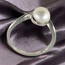 Load image into Gallery viewer, Solid Sterling Silver .925 Divot-Design Freshwater Pearl Solitaire Ring
