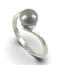 Load image into Gallery viewer, Solid Sterling Silver .925 Twin-Line Black Freshwater Pearl Solitaire Ring