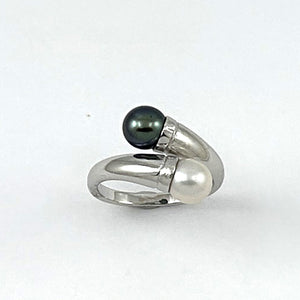 9300194 TWIN BLACK & WHITE CULTURED PEARL COCKTAIL RING