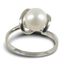 Load image into Gallery viewer, Classic .925 Sterling Silver White Pearl Ring