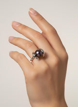 Load image into Gallery viewer, Classic .925 Sterling Silver Black-Peacock Pearl Ring