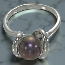 Load image into Gallery viewer, Classic .925 Sterling Silver Black-Peacock Pearl Ring