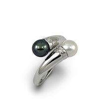 Load image into Gallery viewer, Solid Sterling Silver .925 Twin Black &amp; White Freshwater Cultured Pearl Cocktail Ring