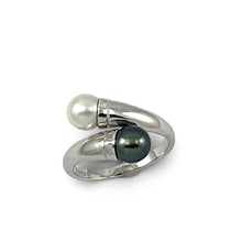 Load image into Gallery viewer, Solid Sterling Silver .925 Twin Black &amp; White Freshwater Cultured Pearl Cocktail Ring