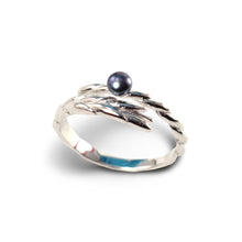 Load image into Gallery viewer, Solid Sterling Silver .925 Black-Blue Freshwater Cultured Pearl Wheat-Style Adjustable Ring