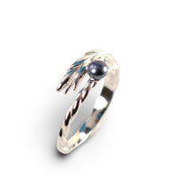 Load image into Gallery viewer, Solid Sterling Silver .925 Black-Blue Freshwater Cultured Pearl Wheat-Style Adjustable Ring