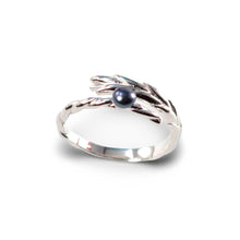 Load image into Gallery viewer, Solid Sterling Silver .925 Black-Blue Freshwater Cultured Pearl Wheat-Style Adjustable Ring