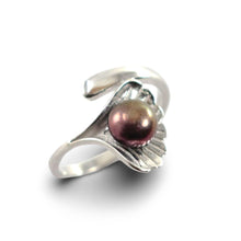Load image into Gallery viewer, Silver .925 Eggplant Freshwater Cultured Pearl Shell-Style Adjustable Ring