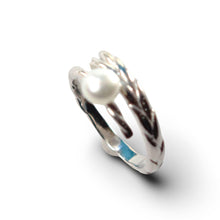 Load image into Gallery viewer, Adjustable Wheat-Style White Pearl Ring – .925 Sterling Silver