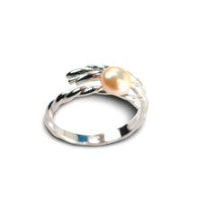 Load image into Gallery viewer, Adjustable Wheat-Style Peach Freshwater Pearl Ring – .925 Sterling Silver