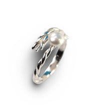 Load image into Gallery viewer, Adjustable Wheat-Style Silver-Gray Freshwater Pearl Ring – .925 Sterling Silver