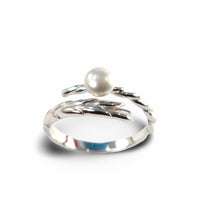 Load image into Gallery viewer, Adjustable Wheat-Style Silver-Gray Freshwater Pearl Ring – .925 Sterling Silver