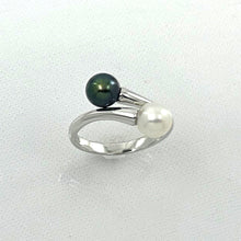 Load image into Gallery viewer, 9302094 SILVER .925 TWIN AAA BLACK &amp; WHITE ROUND PEARL COCKTAIL RING