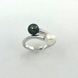 9302094 SILVER .925 TWIN AAA BLACK & WHITE ROUND PEARL COCKTAIL RING