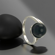 Load image into Gallery viewer, Sterling Silver Black Onyx Solitaire Ring