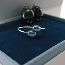 Load image into Gallery viewer, Solid Sterling Silver .925 Twin Black Freshwater Pearl Cocktail Ring