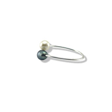 Load image into Gallery viewer, Solid Sterling Silver .925 Twin Black &amp; White Freshwater Pearl Cocktail Ring
