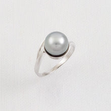 Load image into Gallery viewer, Solid Sterling Silver .925 Silver-Grey Tahitian Pearl Solitaire Ring