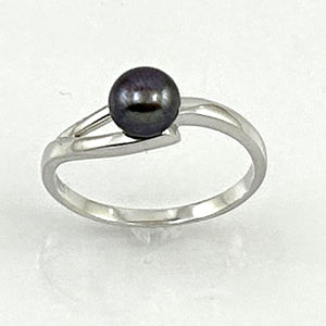 Solid Sterling Silver .925 5–6 mm Black-Grey Freshwater Pearl Solitaire Ring