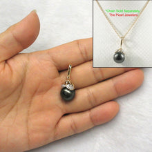 Load image into Gallery viewer, 14k Yellow Gold &amp; 8-Diamond Black Tahitian Pearl Pendant