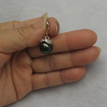 Load image into Gallery viewer, 14k Yellow Gold &amp; 8-Diamond Black Tahitian Pearl Pendant