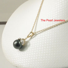 Load image into Gallery viewer, 14k Yellow Gold &amp; 8-Diamond Black Tahitian Pearl Pendant