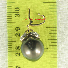 Load image into Gallery viewer, 14k Yellow Gold &amp; 8-Diamond Black Tahitian Pearl Pendant