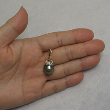 Load image into Gallery viewer, Chartreuse-Tone Tahitian Pearl &amp; 14k Yellow Gold Enhance-Cap Pendant