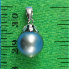 Load image into Gallery viewer, Classic Black Tahitian Pearl Flower Cap Pendant