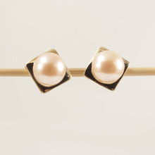 Load image into Gallery viewer, 14K Yellow Gold Peach Pearl Stud Earrings (9–10mm)