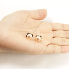 Load image into Gallery viewer, 14K Yellow Gold Peach Pearl Stud Earrings (9–10mm)