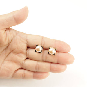 14K Yellow Gold Peach Pearl Stud Earrings (9–10mm)