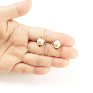 14K Yellow Gold Peach Pearl Stud Earrings (9–10mm)