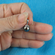 Load image into Gallery viewer, Compact Black Tahitian Pearl Flower Cap Pendant