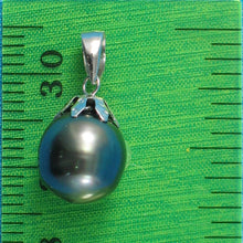 Load image into Gallery viewer, Compact Black Tahitian Pearl Flower Cap Pendant
