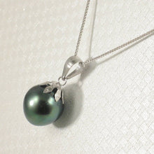 Load image into Gallery viewer, Green Tahitian Pearl Flower Cap Pendant