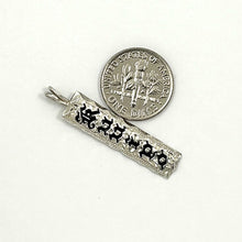 Load image into Gallery viewer, Sterling Silver Hawaiian Heirloom Pendant with Black Enamel (7mm, Style B)