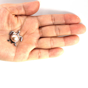 Lavender Pearl Turtle Pendant – 14k White Gold (Hawaiian Honu)